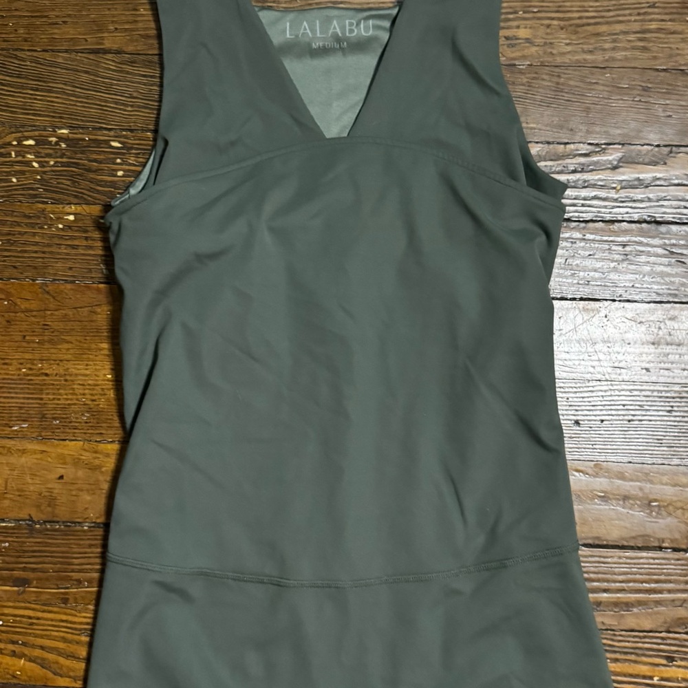 LaLaBu Baby Wearing Soothe Shirt Green Medium